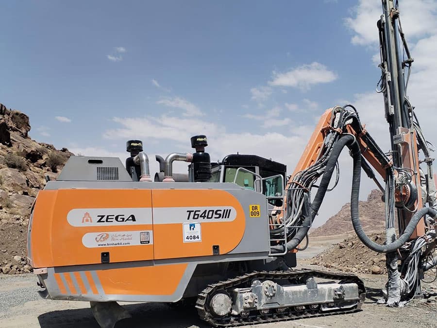 حفّارة سطحية بالمطرقة العلوية ZEGA T640S-4