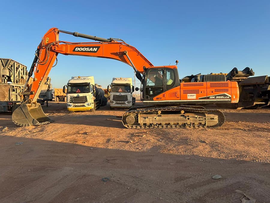 حفّارة جنزيرية دوسان DX360LC-7M
