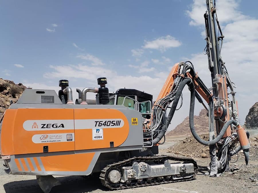 حفّارة سطحية بالمطرقة العلوية ZEGA T640S-4