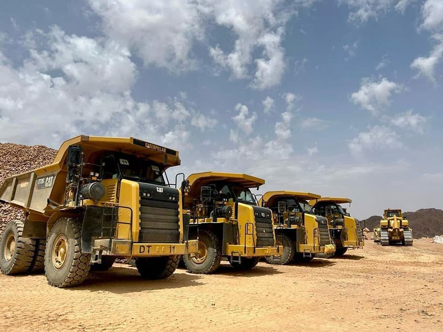 شاحنة كاتربيلر 770 خارج الطريق