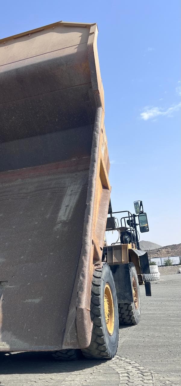 شاحنة قلابة كاتربيلر CAT-770