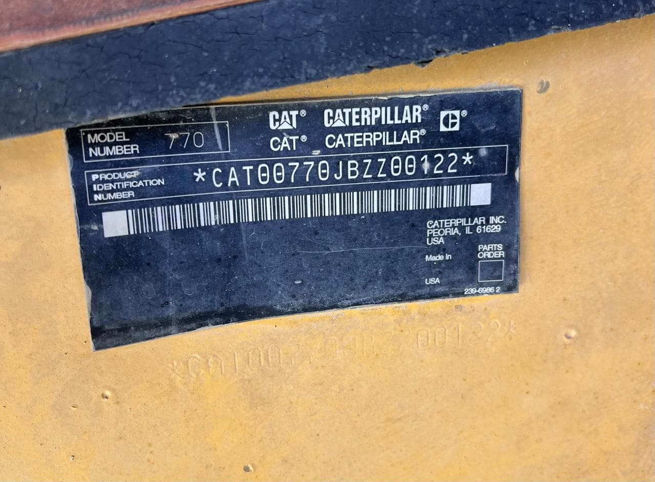 شاحنة قلابة كاتربيلر CAT-770