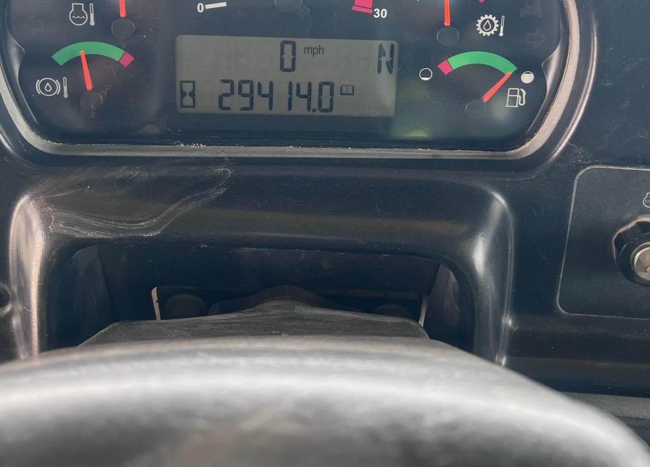 شاحنة قلابة كاتربيلر CAT-770