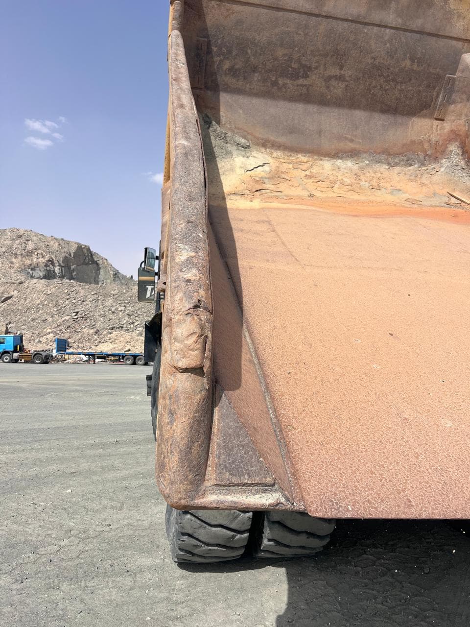 شاحنة قلابة كاتربيلر CAT-770